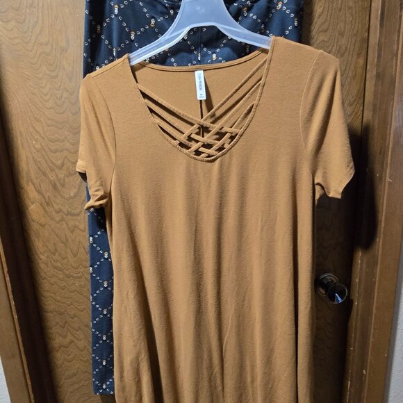 Evil Queen & Poison Apple Lularoe TC Leggings Outfit w/Coordinated Zenana Dress - Picture 8 of 9